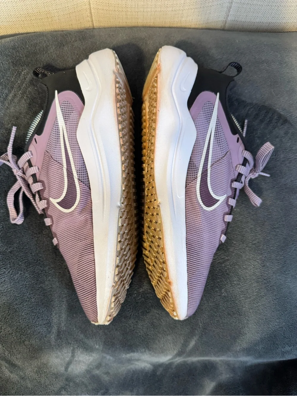 Nike Women's Lavender Low-Top Sneakers with White Swoosh